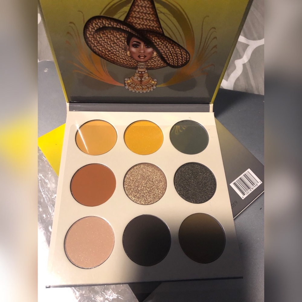 Juvias Place The Nomad eyeshadow